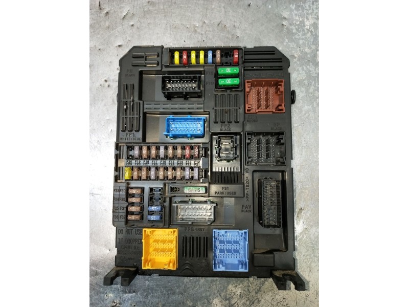 Recambio de caja reles / fusibles para opel vivaro c furgoneta (k0) 2.0 referencia OEM IAM 9830790580 BSIEL3CEM00 1801940765 201