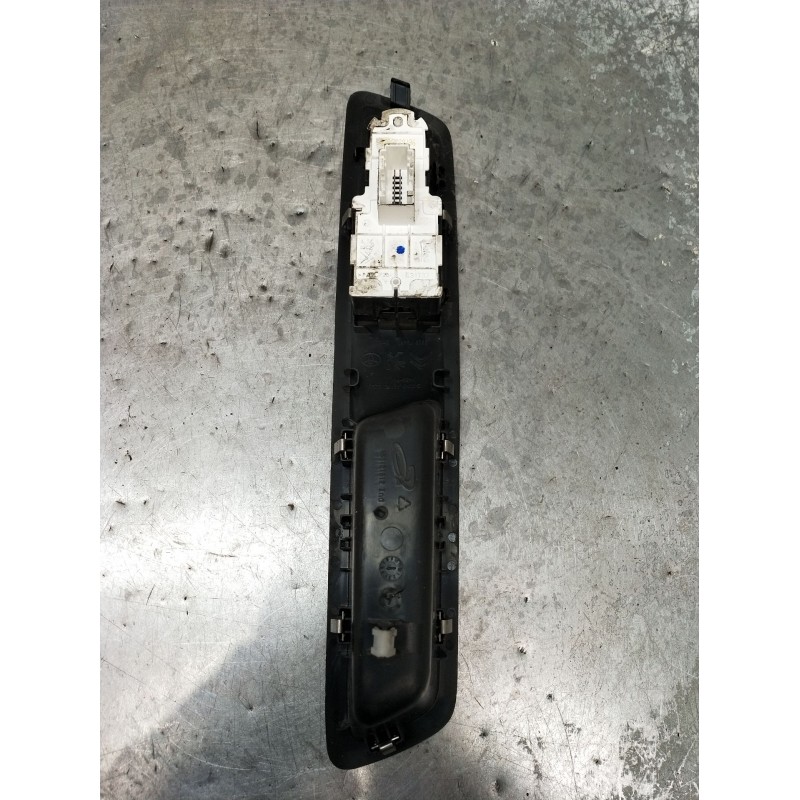 Recambio de mando elevalunas delantero izquierdo para opel vivaro c furgoneta (k0) 2.0 referencia OEM IAM 9809179477 5P 2019