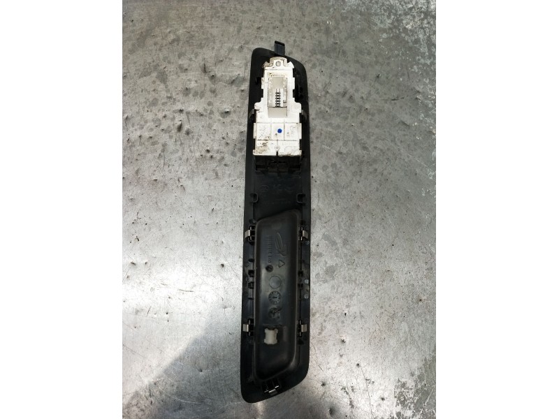 Recambio de mando elevalunas delantero izquierdo para opel vivaro c furgoneta (k0) 2.0 referencia OEM IAM 9809179477 5P 2019