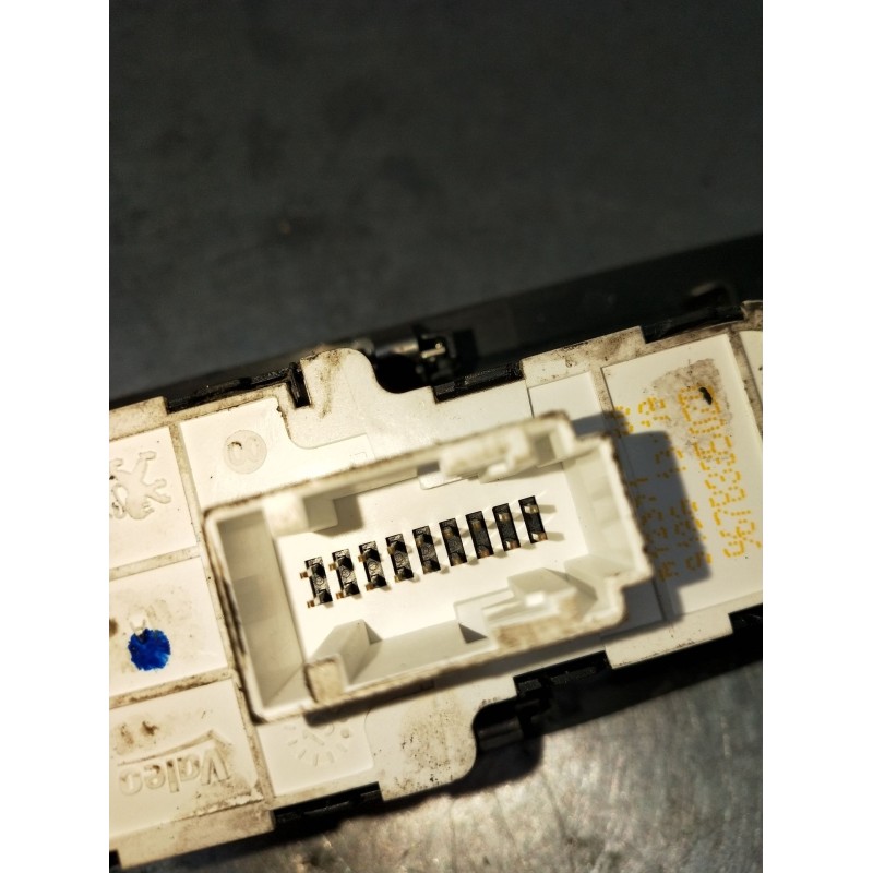 Recambio de mando elevalunas delantero izquierdo para opel vivaro c furgoneta (k0) 2.0 referencia OEM IAM 9809179477 5P 2019