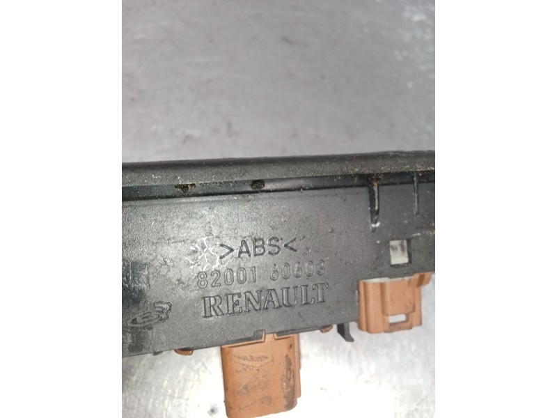 Recambio de mando elevalunas delantero izquierdo para renault megane ii (bm0/1_, cm0/1_) 1.9 dci referencia OEM IAM 820016003 5P