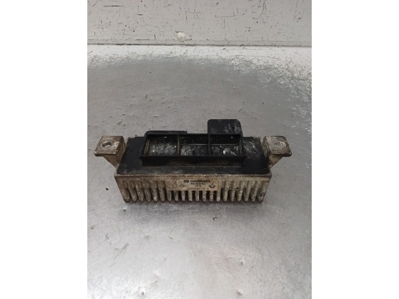 Recambio de caja precalentamiento para renault megane ii (bm0/1_, cm0/1_) 1.9 dci referencia OEM IAM 8200558438A  2006