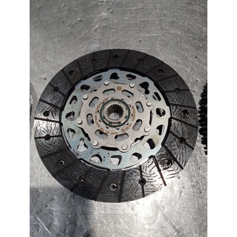 Recambio de kit embrague para dacia sandero iii 1.0 tce 100 referencia OEM IAM 301019176R 123100749R 3021032J0R 24
