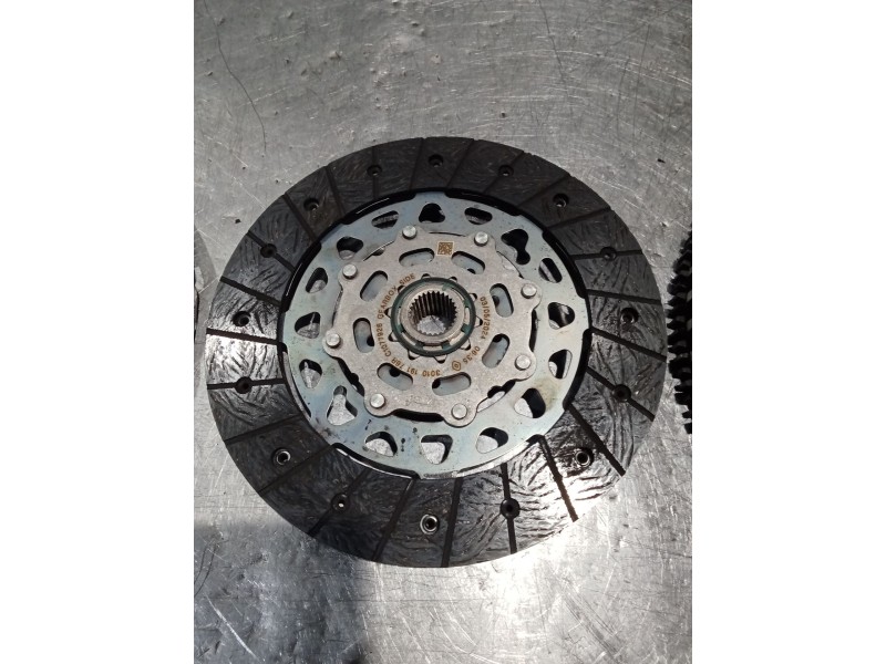 Recambio de kit embrague para dacia sandero iii 1.0 tce 100 referencia OEM IAM 301019176R 123100749R 3021032J0R 24