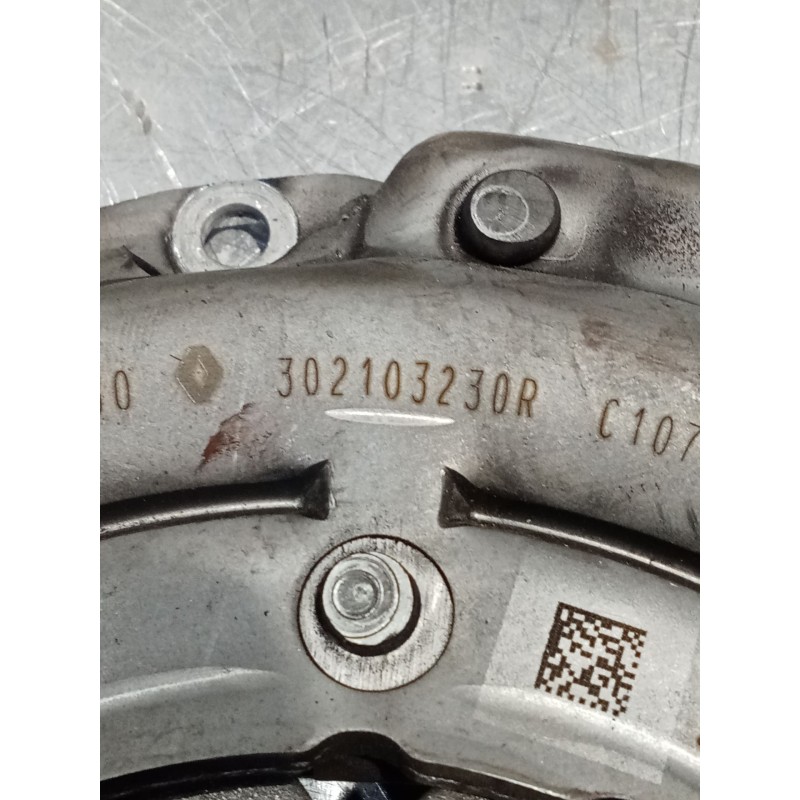 Recambio de kit embrague para dacia sandero iii 1.0 tce 100 referencia OEM IAM 301019176R 123100749R 3021032J0R 24