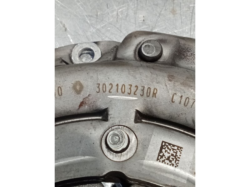 Recambio de kit embrague para dacia sandero iii 1.0 tce 100 referencia OEM IAM 301019176R 123100749R 3021032J0R 24