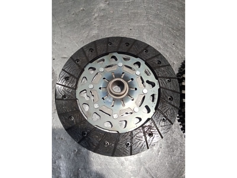 Recambio de kit embrague para dacia sandero iii 1.0 tce 100 referencia OEM IAM 301019176R 123100749R 3021032J0R 24