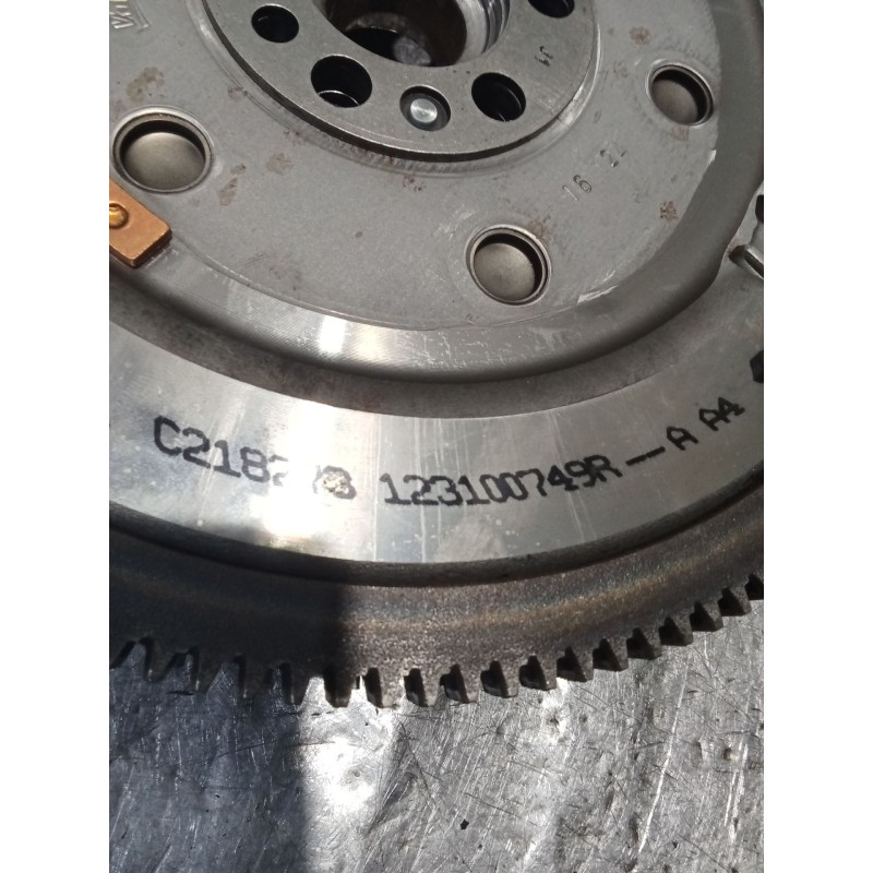 Recambio de kit embrague para dacia sandero iii 1.0 tce 100 referencia OEM IAM 301019176R 123100749R 3021032J0R 24