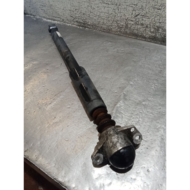 Recambio de amortiguador trasero izquierdo para volkswagen golf iv (1j1) 1.9 tdi referencia OEM IAM 556268 614901004074 98
