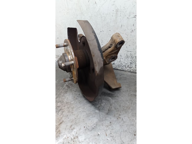 Recambio de mangueta trasera izquierda para nissan primera (p10) 2.0 16v referencia OEM IAM   90