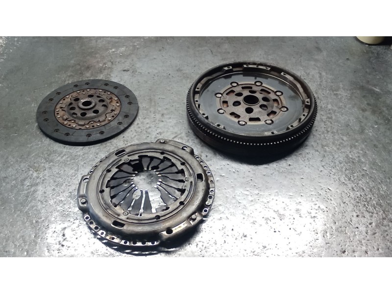 Recambio de kit embrague para seat toledo (1m2) referencia OEM IAM 038141031K  99