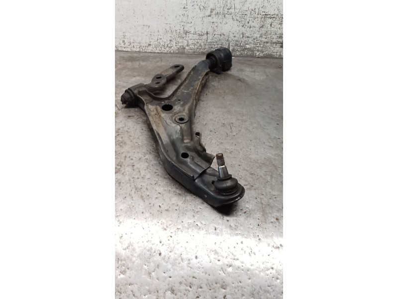 Recambio de brazo suspension inferior delantero derecho para nissan primera (p10) 2.0 16v referencia OEM IAM   90
