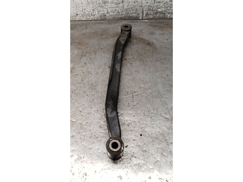 Recambio de brazo suspension superior trasero derecho para nissan primera (p10) 2.0 16v referencia OEM IAM  ANTERIOR 90