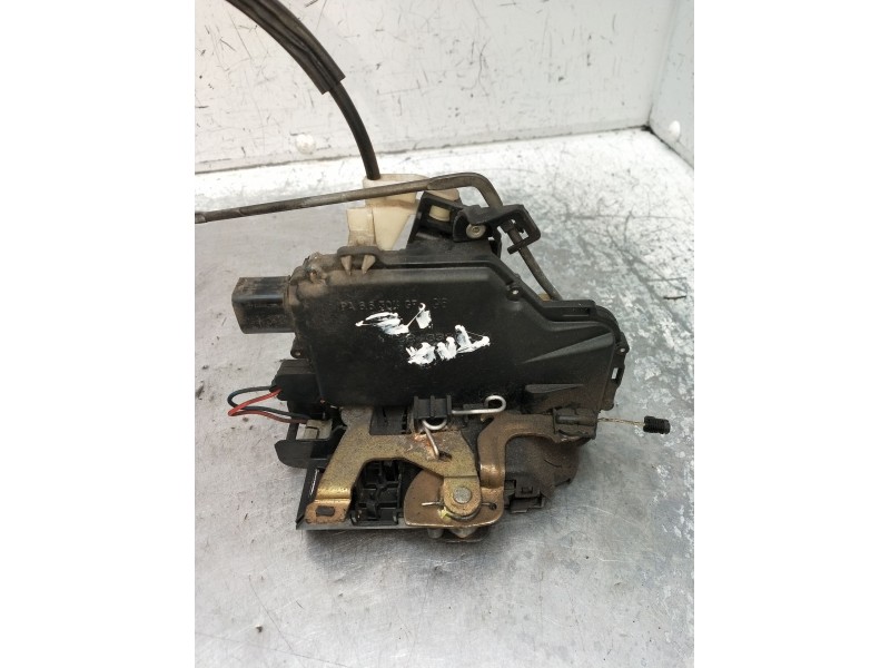 Recambio de motor cierre centralizado trasero izquierdo para volkswagen golf iv (1j1) 1.9 tdi referencia OEM IAM  5P 1998