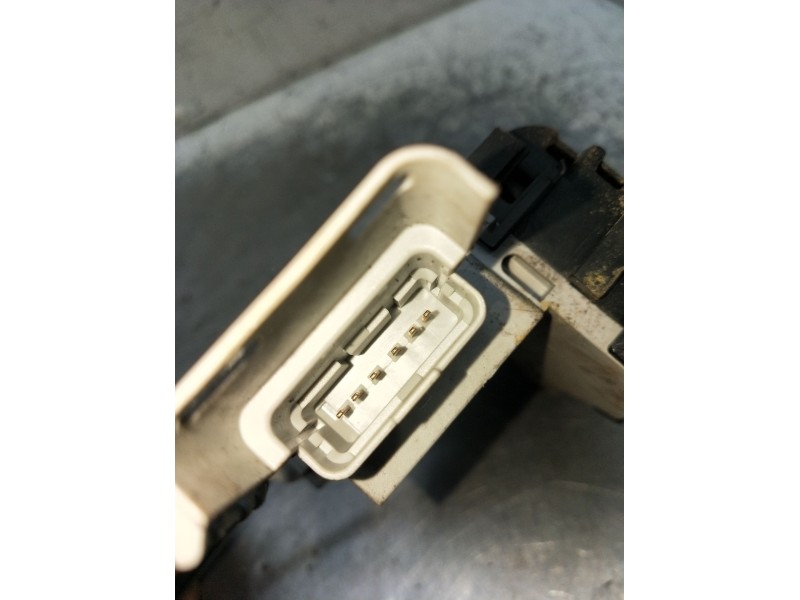 Recambio de motor cierre centralizado trasero derecho para citroën c4 i (lc_) 1.6 hdi referencia OEM IAM 9681337080 5P 2004