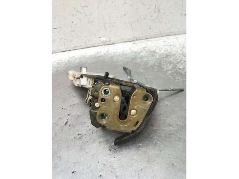 Recambio de motor cierre centralizado trasero derecho para nissan primera (p10) 2.0 16v referencia OEM IAM 8255279901 89A705 199