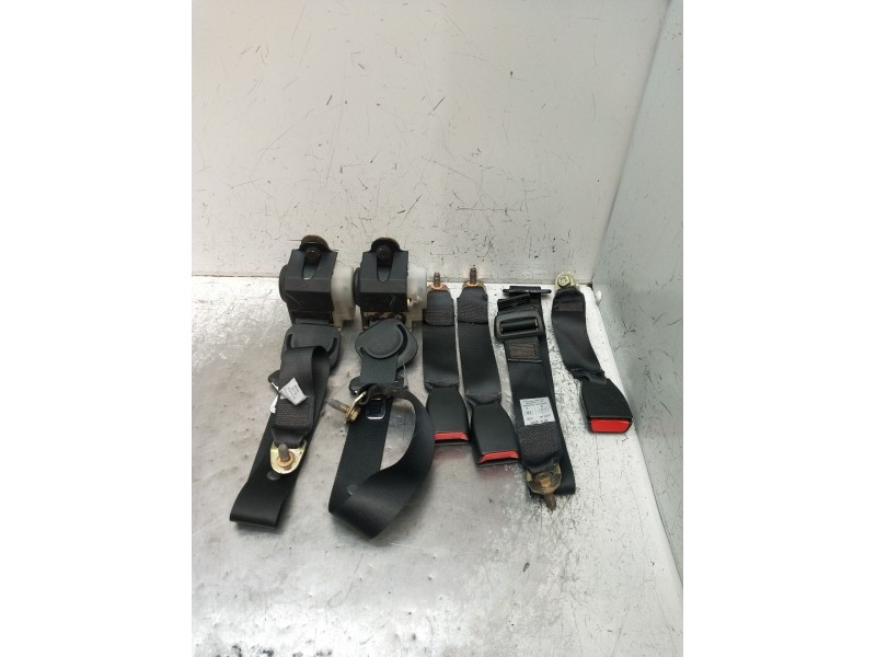 Recambio de juego cinturones trasero para nissan primera (p10) 2.0 16v referencia OEM IAM  4P 1990