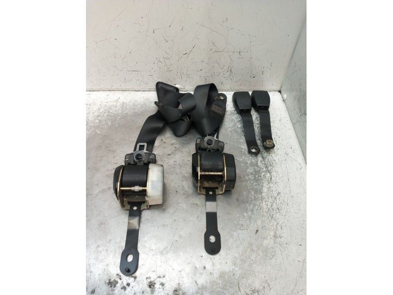Recambio de juego cinturones delantero para nissan primera (p10) 2.0 16v referencia OEM IAM  4P 1990