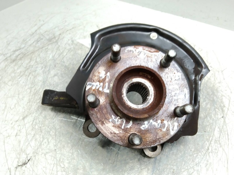 Recambio de mangueta delantera izquierda para nissan almera tino (v10m) 1.8 16v cat referencia OEM IAM   