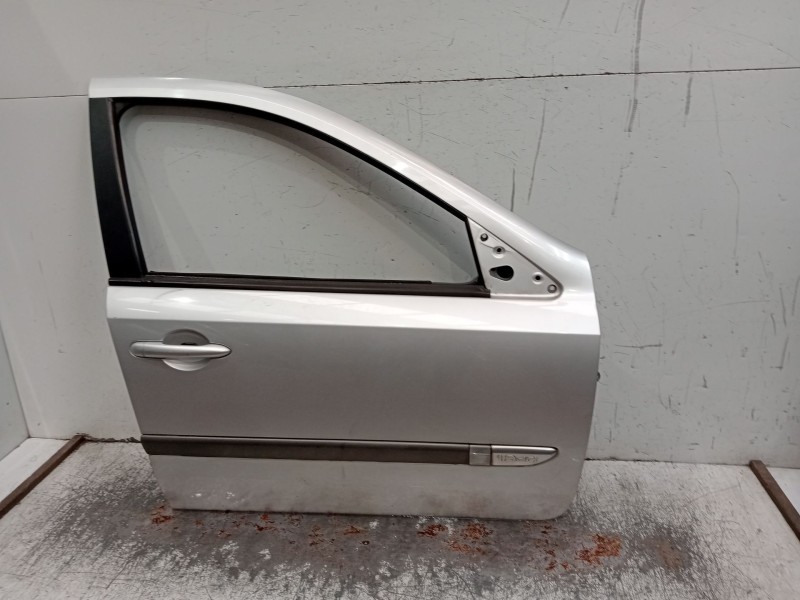 Recambio de puerta delantera derecha para renault laguna ii (bg0/1_) 1.9 dci (bg1a, bg1v) referencia OEM IAM   4P