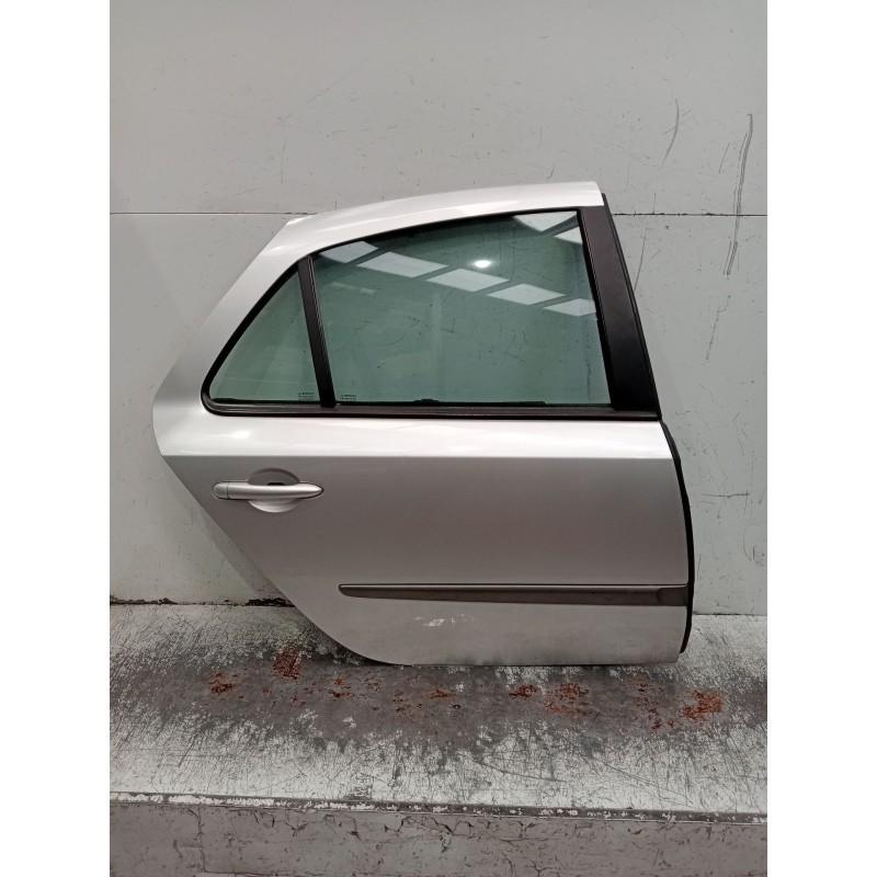 Recambio de puerta trasera derecha para renault laguna ii (bg0/1_) 1.9 dci (bg1a, bg1v) referencia OEM IAM   4P