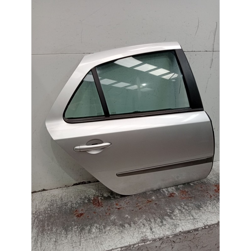 Recambio de puerta trasera derecha para renault laguna ii (bg0/1_) 1.9 dci (bg1a, bg1v) referencia OEM IAM   4P