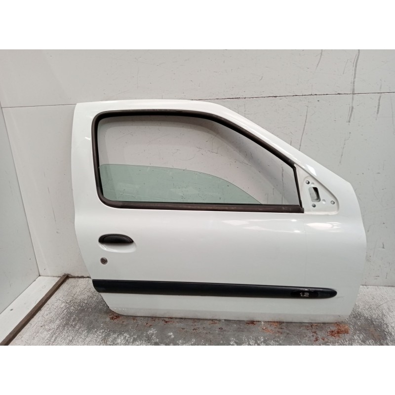 Recambio de puerta delantera derecha para renault clio ii (bb_, cb_) 1.2 (bb0a, bb0f, bb10, bb1k, bb28, bb2d, bb2h, cb0a,... ref