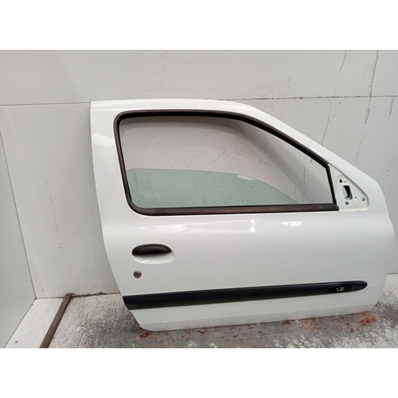 Recambio de puerta delantera derecha para renault clio ii (bb_, cb_) 1.2 (bb0a, bb0f, bb10, bb1k, bb28, bb2d, bb2h, cb0a,... ref