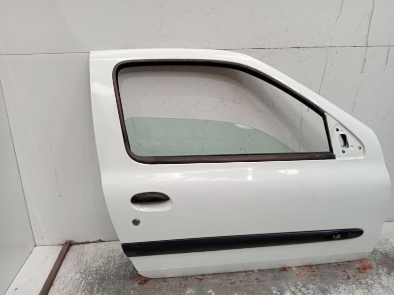 Recambio de puerta delantera derecha para renault clio ii (bb_, cb_) 1.2 (bb0a, bb0f, bb10, bb1k, bb28, bb2d, bb2h, cb0a,... ref