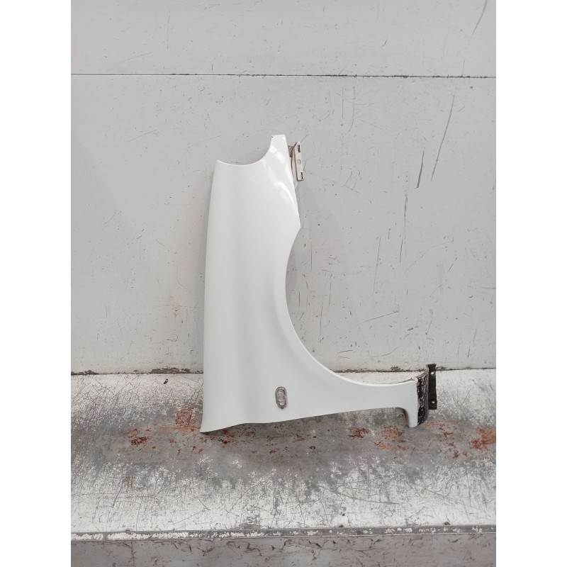 Recambio de aleta delantera derecha para renault clio ii (bb_, cb_) 1.2 (bb0a, bb0f, bb10, bb1k, bb28, bb2d, bb2h, cb0a,... refe