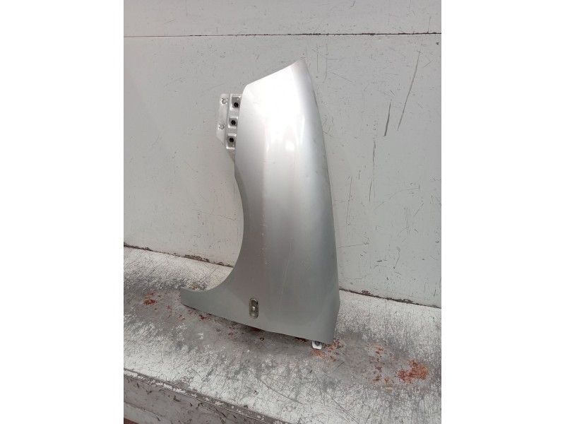 Recambio de aleta delantera izquierda para seat ibiza iii (6l1) 1.4 16v referencia OEM IAM   