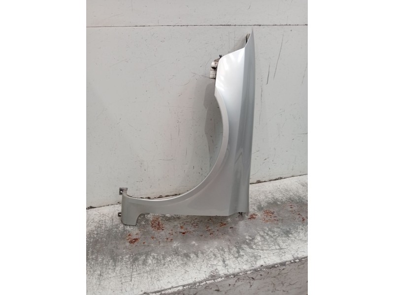 Recambio de aleta delantera izquierda para renault laguna ii (bg0/1_) 1.9 dci (bg1a, bg1v) referencia OEM IAM   