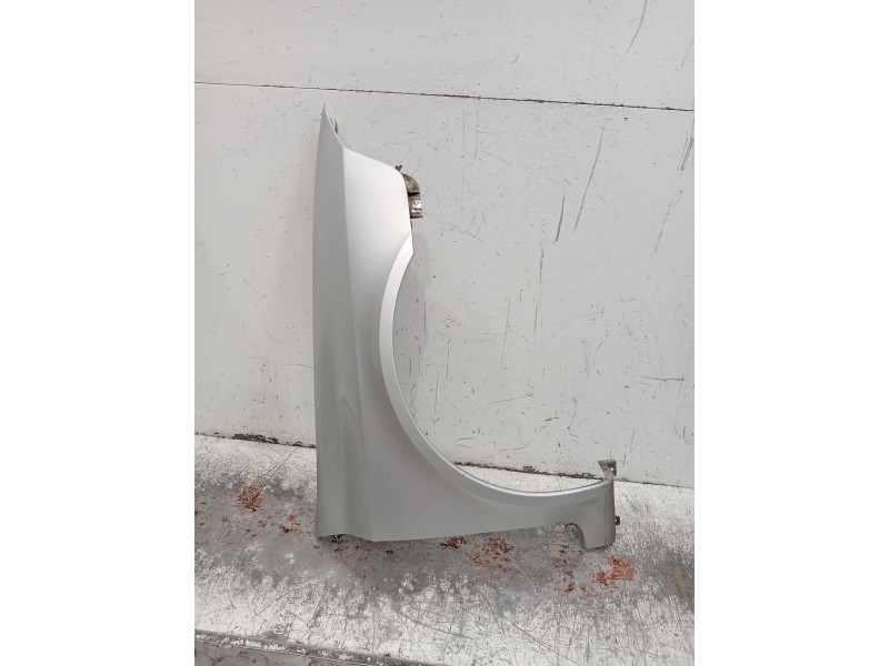 Recambio de aleta delantera derecha para renault laguna ii (bg0/1_) 1.9 dci (bg1a, bg1v) referencia OEM IAM   