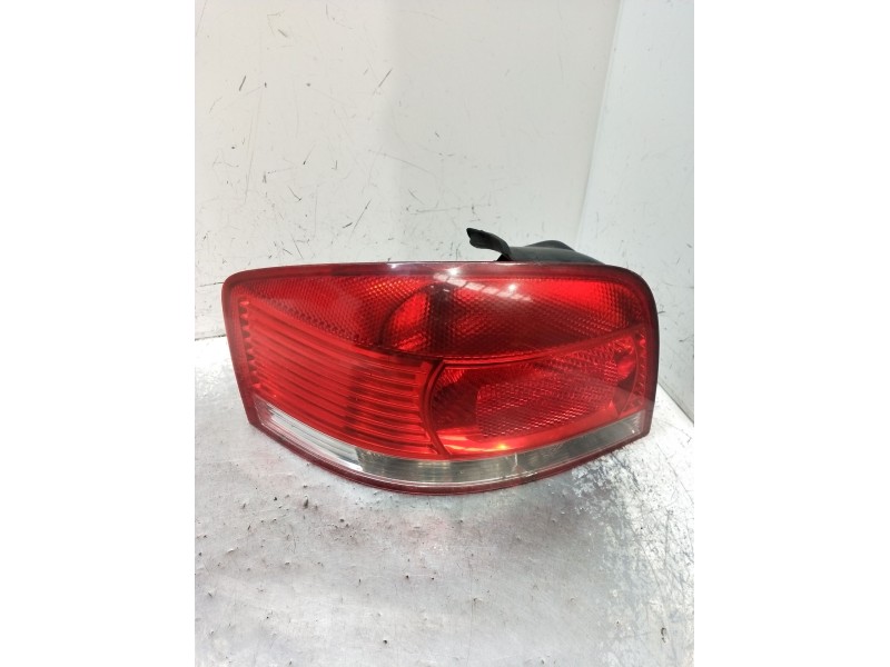 Recambio de piloto trasero izquierdo para audi a3 (8p1) 1.9 tdi referencia OEM IAM   2004