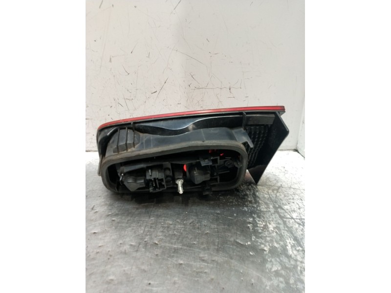 Recambio de piloto trasero izquierdo para renault laguna ii (bg0/1_) 1.9 dci (bg1a, bg1v) referencia OEM IAM   2005