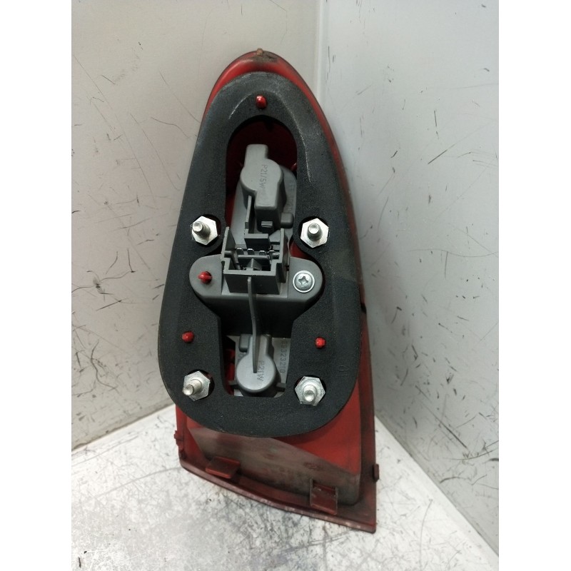 Recambio de piloto trasero izquierdo para alfa romeo 147 (937_) 1.9 jtdm 8v (937.axd1a, 937.axu1a, 937.bxu1a) referencia OEM IAM