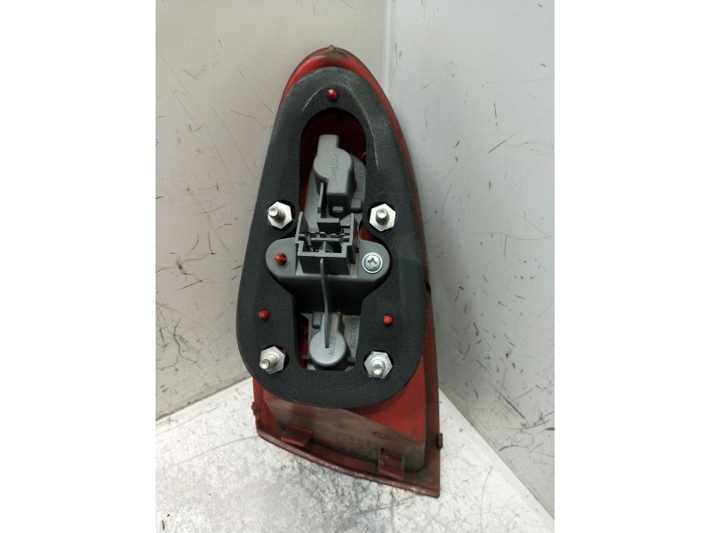 Recambio de piloto trasero izquierdo para alfa romeo 147 (937_) 1.9 jtdm 8v (937.axd1a, 937.axu1a, 937.bxu1a) referencia OEM IAM