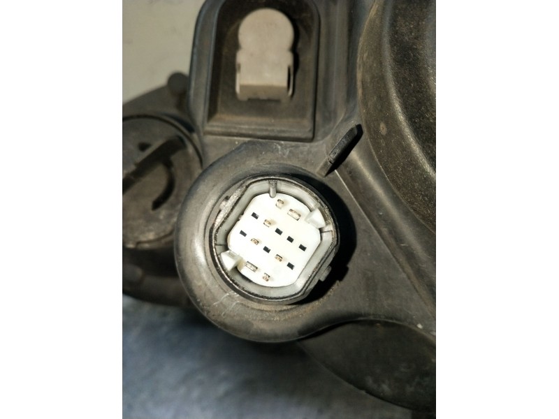 Recambio de faro derecho para alfa romeo 147 (937_) 1.9 jtdm 8v (937.axd1a, 937.axu1a, 937.bxu1a) referencia OEM IAM   2004