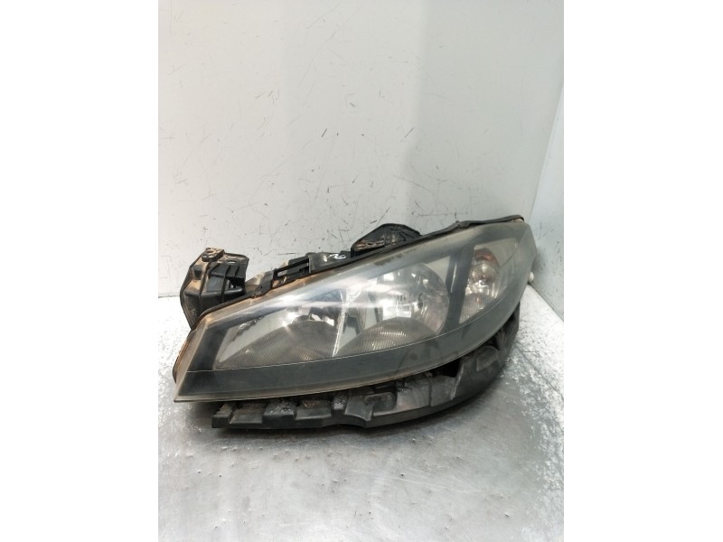 Recambio de faro izquierdo para renault laguna ii (bg0/1_) 1.9 dci (bg1a, bg1v) referencia OEM IAM   2005