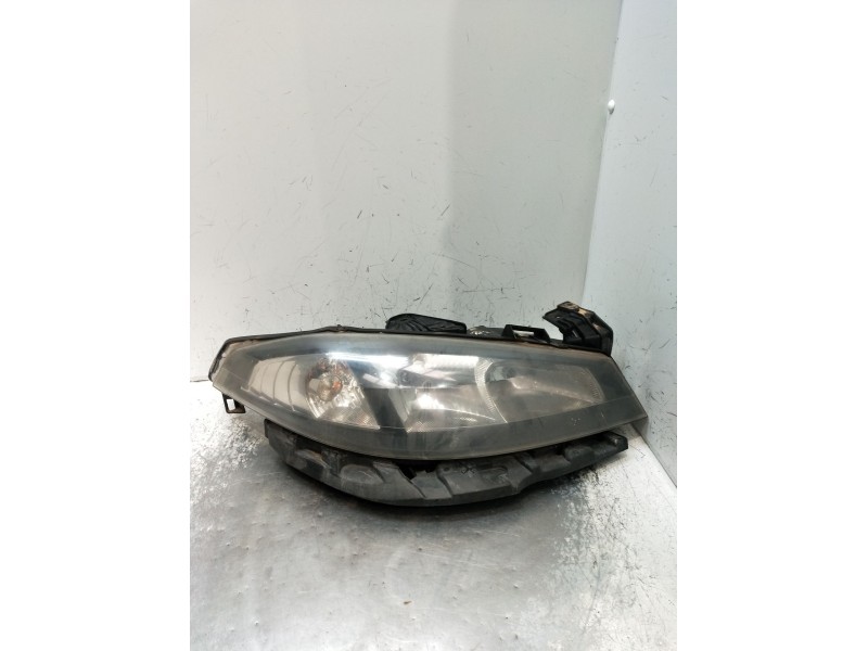 Recambio de faro derecho para renault laguna ii (bg0/1_) 1.9 dci (bg1a, bg1v) referencia OEM IAM   2005