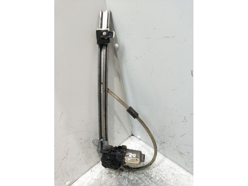 Recambio de elevalunas trasero derecho para renault laguna ii (bg0/1_) 1.9 dci (bg1a, bg1v) referencia OEM IAM 8200485202 5P 200