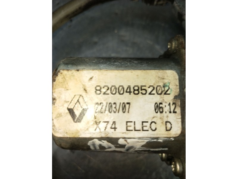 Recambio de elevalunas trasero derecho para renault laguna ii (bg0/1_) 1.9 dci (bg1a, bg1v) referencia OEM IAM 8200485202 5P 200