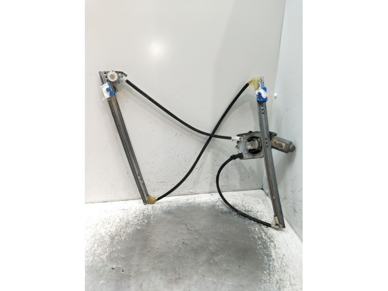 Recambio de elevalunas delantero derecho para renault laguna ii (bg0/1_) 1.9 dci (bg1a, bg1v) referencia OEM IAM   2005 5P