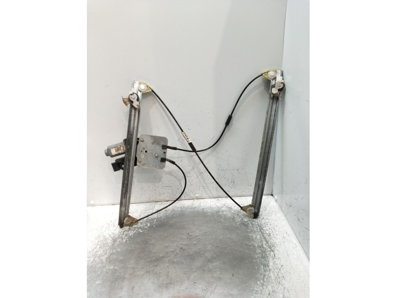 Recambio de elevalunas delantero izquierdo para renault laguna ii (bg0/1_) 1.9 dci (bg1a, bg1v) referencia OEM IAM  5P 2005
