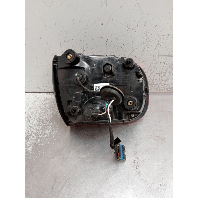 Recambio de piloto trasero derecho interior para citroën c5 aircross (ac_, aj_, ar_, a4_) 1.5 bluehdi 130 (acyhzj, acyhzr) refer