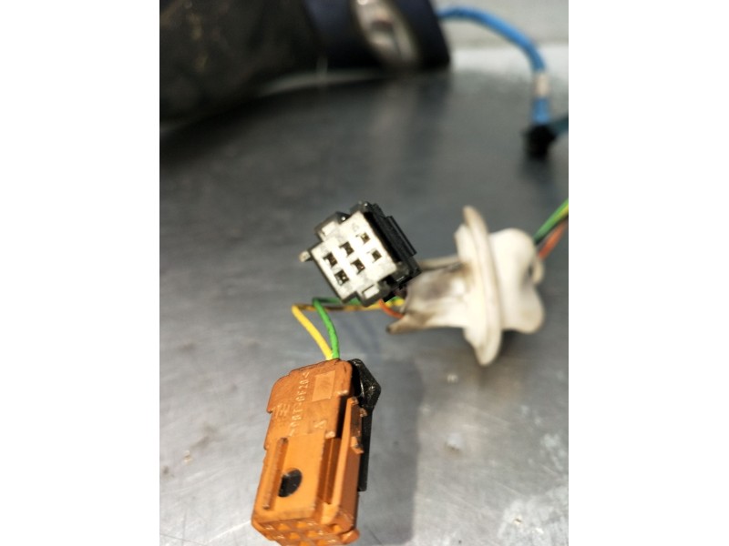 Recambio de retrovisor izquierdo para peugeot 308 premium referencia OEM IAM  ELÉCTRICO 2007