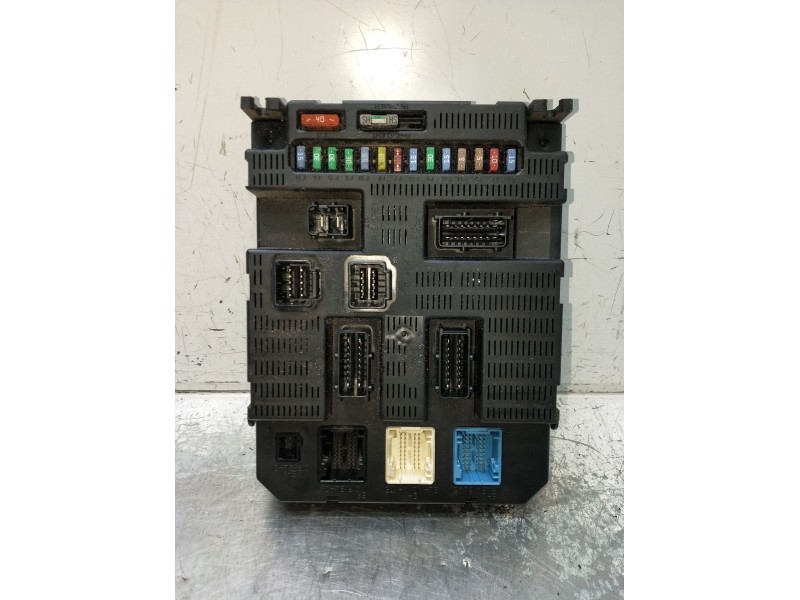 Recambio de caja reles / fusibles para citroën c4 i (lc_) 1.6 hdi referencia OEM IAM 9659285580 BSI2004P0800 2004