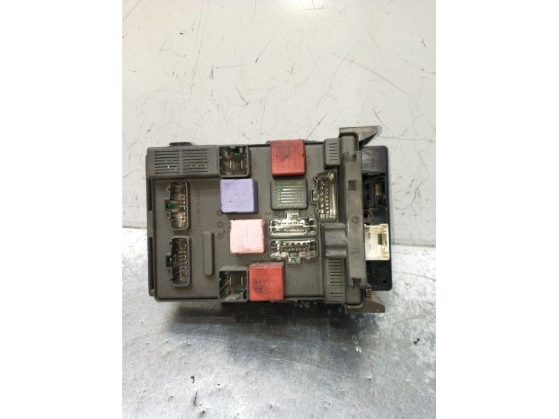 Recambio de caja reles / fusibles para renault laguna ii (bg0/1_) 1.9 dci (bg1a, bg1v) referencia OEM IAM 8200607580 8200496219 