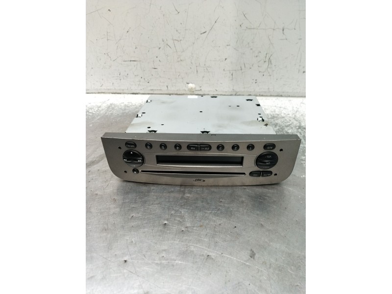 Recambio de sistema audio / radio cd para alfa romeo 147 (937_) 1.9 jtdm 8v (937.axd1a, 937.axu1a, 937.bxu1a) referencia OEM IAM