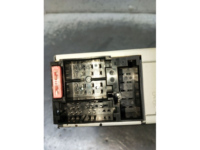 Recambio de sistema audio / radio cd para alfa romeo 147 (937_) 1.9 jtdm 8v (937.axd1a, 937.axu1a, 937.bxu1a) referencia OEM IAM